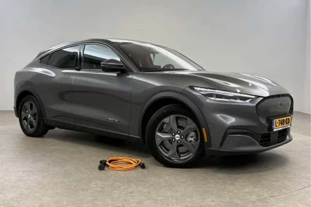 Ford Mustang Mach-E (2021) thumbnail 6