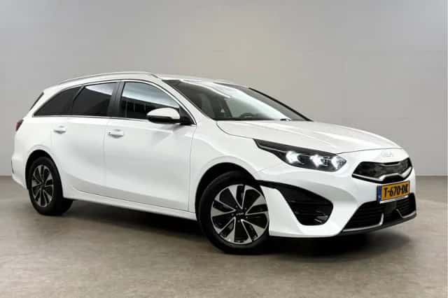 Kia Ceed (2023) thumbnail 6