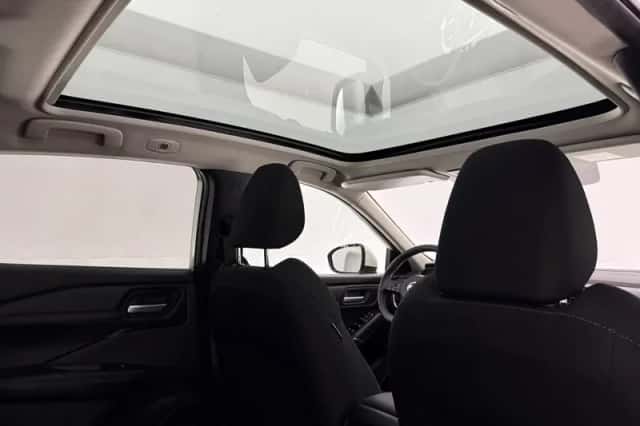 Nissan Qashqai (2021) thumbnail 4