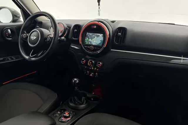 MINI Countryman (2019) thumbnail 4