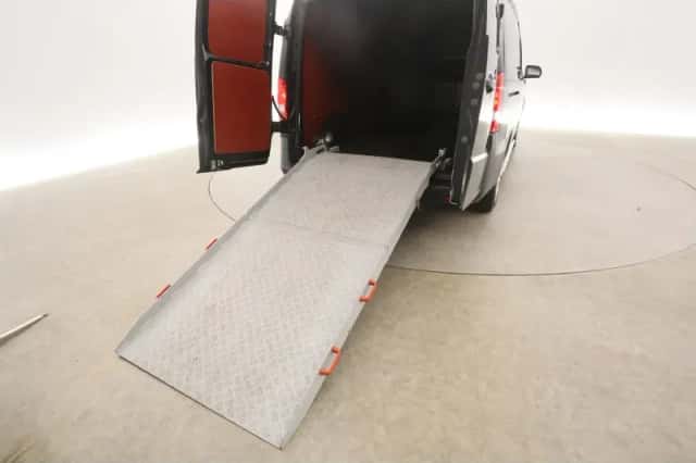 Mercedes-Benz Vito (2022) thumbnail 4