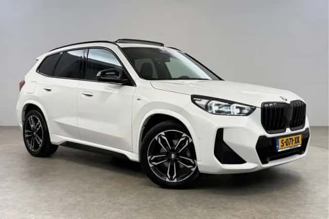 BMW X1 (2023) thumbnail 6
