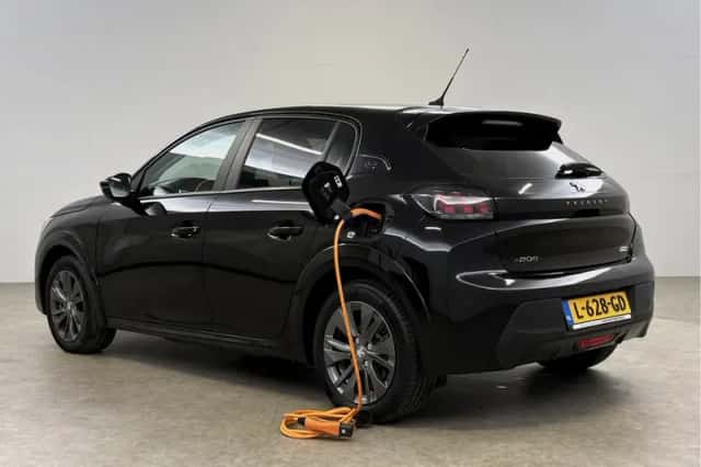 Peugeot e-208 (2021) thumbnail 3