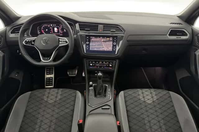 Volkswagen Tiguan (2021) thumbnail 2