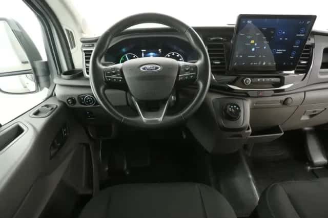 Ford E-Transit (2022) thumbnail 2