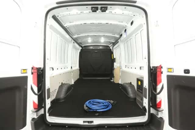 Ford E-Transit (2022) thumbnail 3