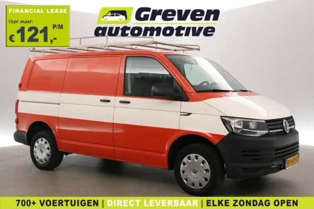 Volkswagen Transporter (2016) thumbnail 1