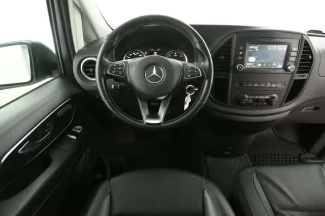 Mercedes-Benz Vito (2020) thumbnail 2