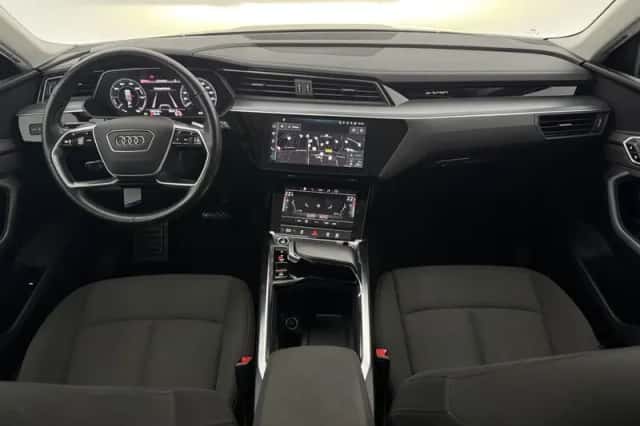 Audi e-tron (2022) thumbnail 2