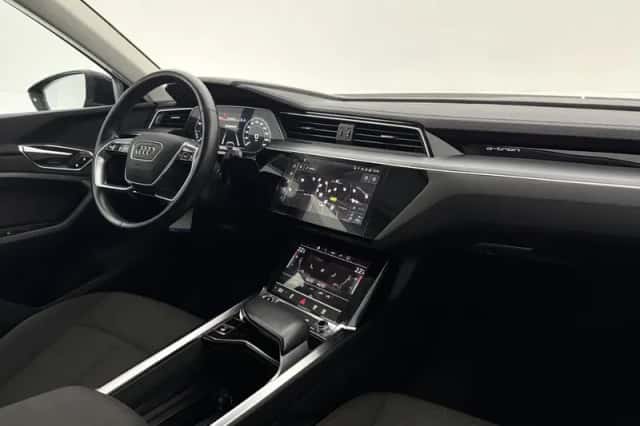 Audi e-tron (2022) thumbnail 4