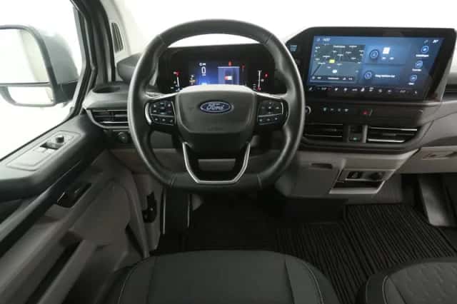 Ford Transit Custom (2024) thumbnail 2