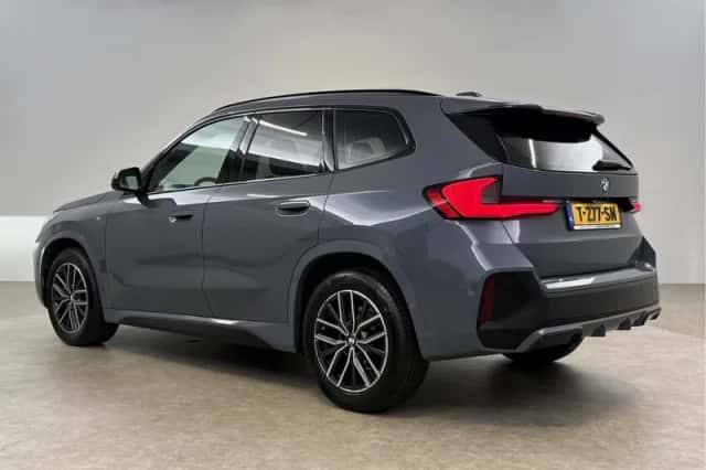 BMW X1 (2023) thumbnail 3