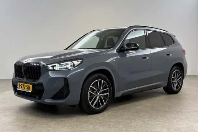 BMW X1 (2023) thumbnail 6