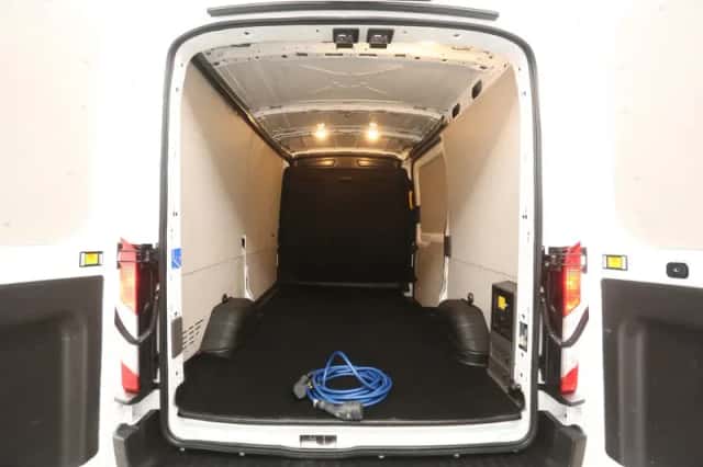 Ford E-Transit (2023) thumbnail 3