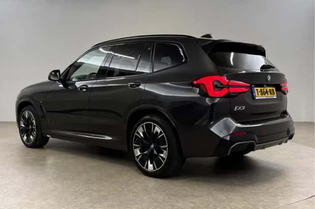 BMW iX3 (2023) thumbnail 3