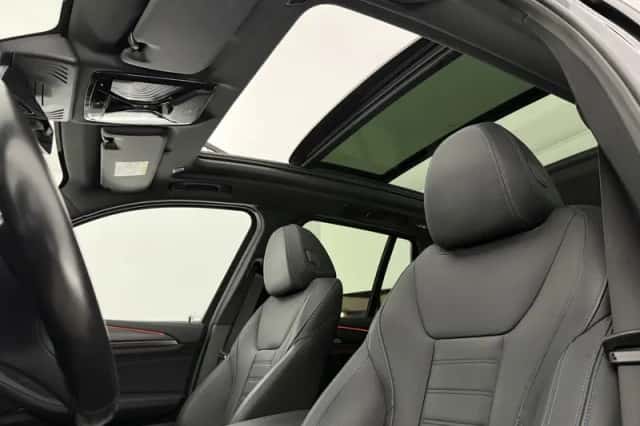 BMW iX3 (2023) thumbnail 4