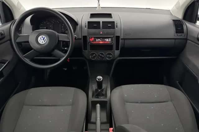 Volkswagen Polo (2002) thumbnail 2