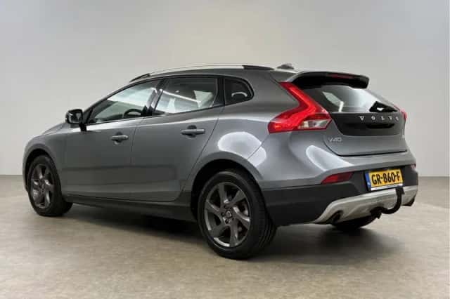 Volvo V40 (2015) thumbnail 3