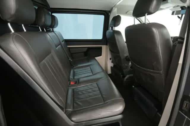 Volkswagen Transporter (2018) thumbnail 3