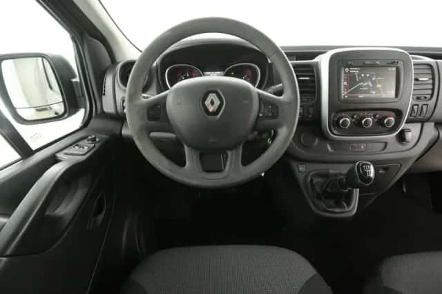 Renault Trafic (2020) thumbnail 2