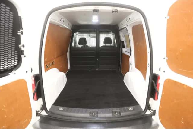 Volkswagen Caddy (2018) thumbnail 3