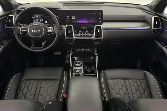 Kia Sorento (2022) thumbnail 2
