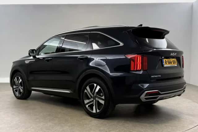 Kia Sorento (2022) thumbnail 3