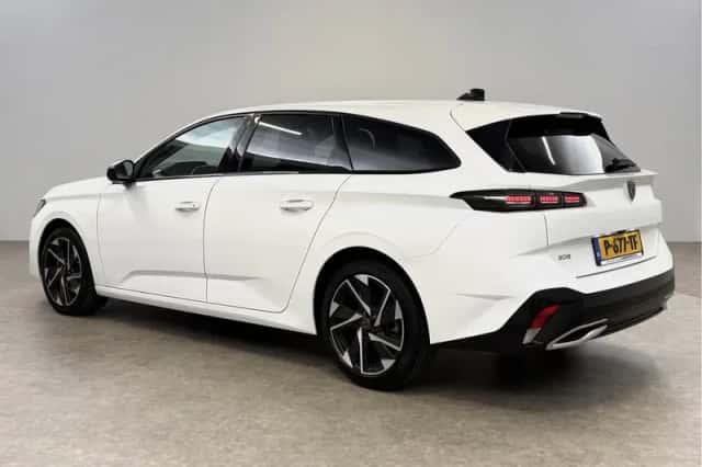 Peugeot 308 (2022) thumbnail 3