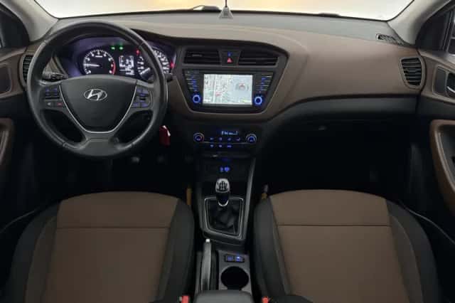 Hyundai i20 (2017) thumbnail 2