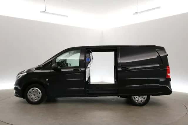 Mercedes-Benz Vito (2021) thumbnail 4