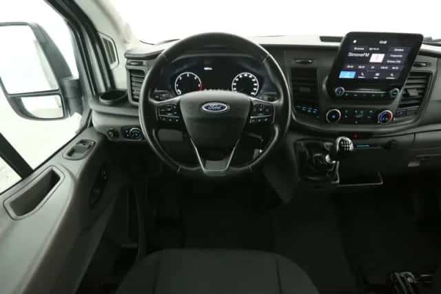 Ford Transit (2022) thumbnail 2
