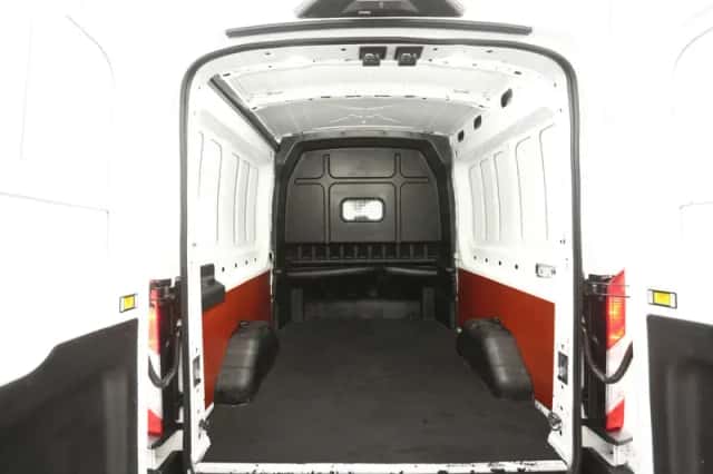 Ford Transit (2022) thumbnail 4