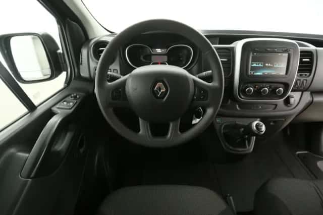 Renault Trafic (2021) thumbnail 2