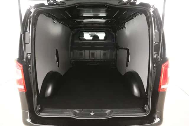 Mercedes-Benz Vito (2021) thumbnail 3