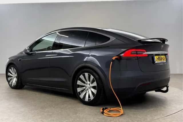 Tesla Model X (2020) thumbnail 3