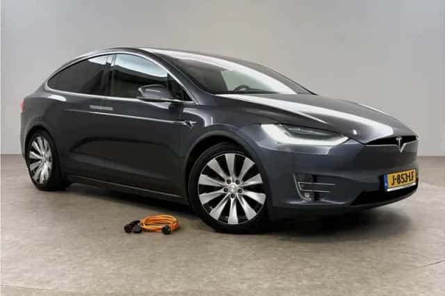 Tesla Model X (2020) thumbnail 6