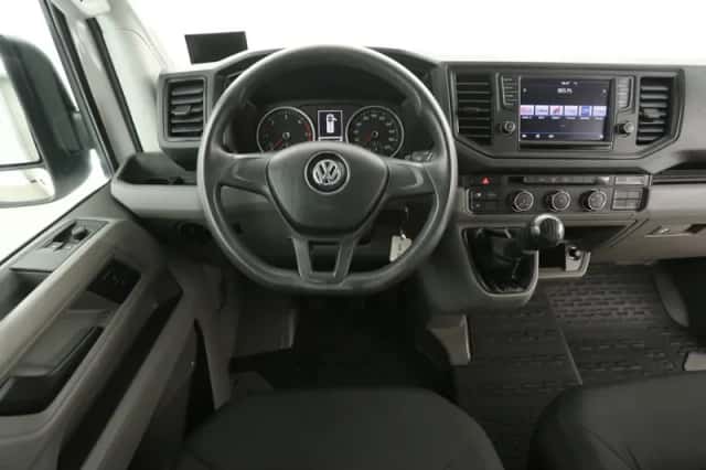Volkswagen Crafter (2020) thumbnail 2