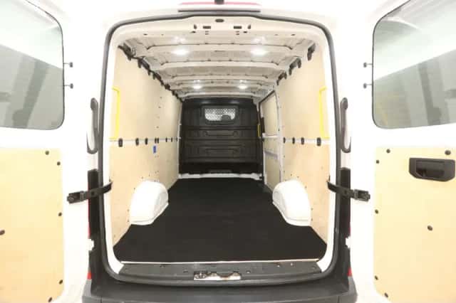 Volkswagen Crafter (2020) thumbnail 3