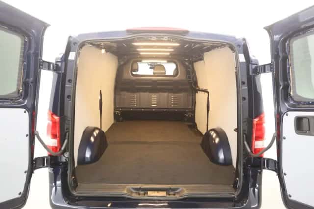 Mercedes-Benz Vito (2021) thumbnail 3