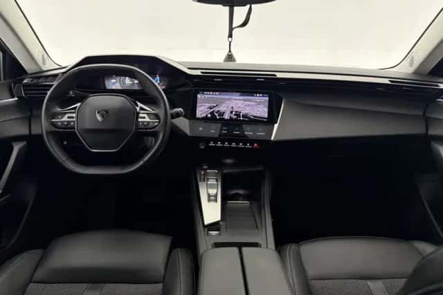 Peugeot 308 (2022) thumbnail 2