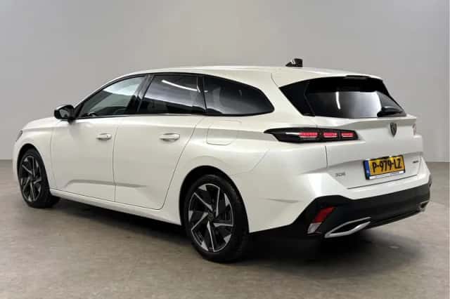 Peugeot 308 (2022) thumbnail 3