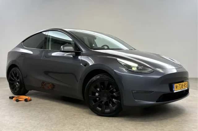 Tesla Model Y (2021) thumbnail 6