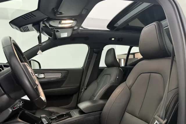 Volvo XC40 (2020) thumbnail 4