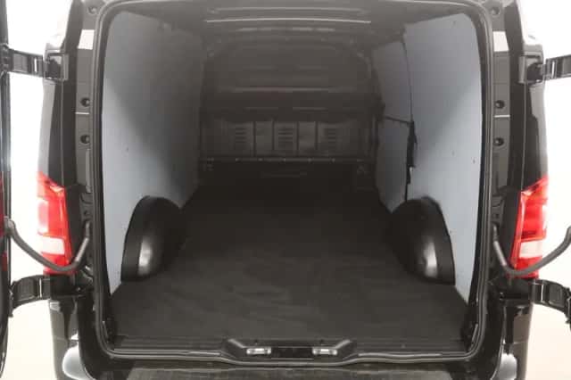 Mercedes-Benz Vito (2022) thumbnail 3