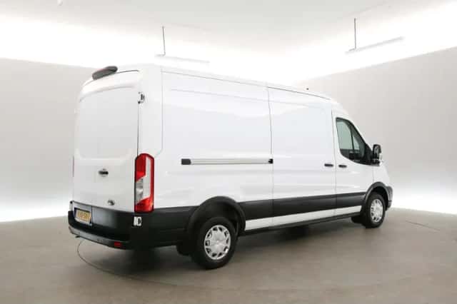 Ford Transit (2021) thumbnail 3