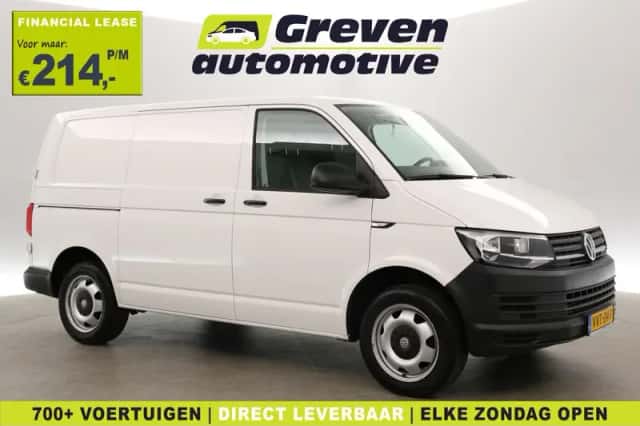 Volkswagen Transporter (2018) thumbnail 1