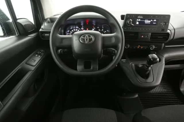 Toyota ProAce City (2021) thumbnail 2