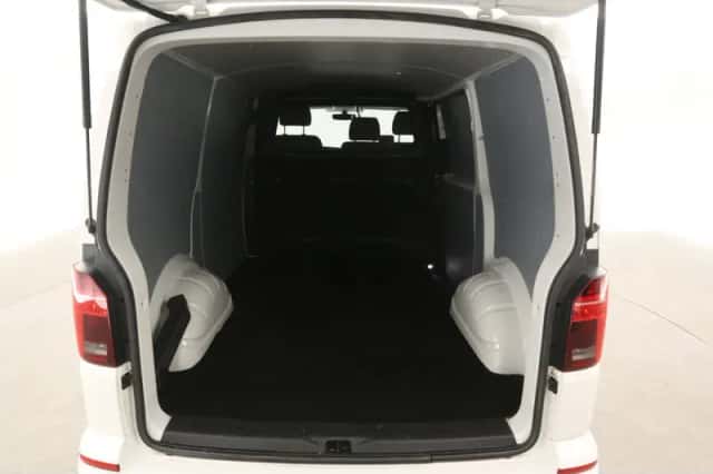 Volkswagen Transporter (2020) thumbnail 3