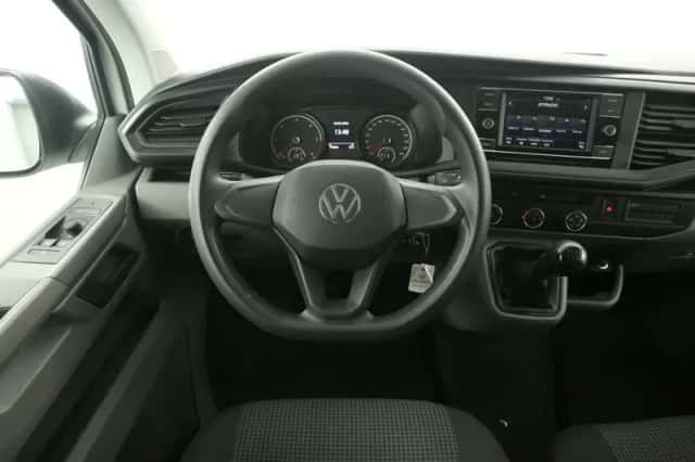 Volkswagen Transporter (2021) thumbnail 2