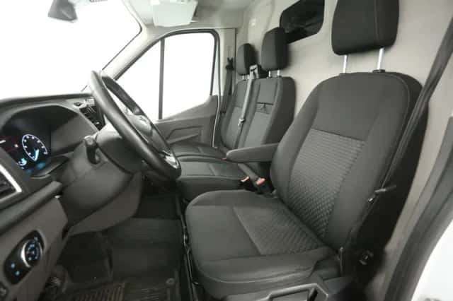 Ford E-Transit (2023) thumbnail 4